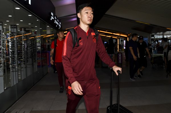 民信配资端 久违！徐新上次代表国足出场还是24年亚洲杯国足0-1卡塔尔的比赛