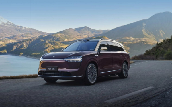 真牛所配资 赛力斯上半年净利润29.41亿元增超八成 产品矩阵折射中国高端新能源汽车全维度进化